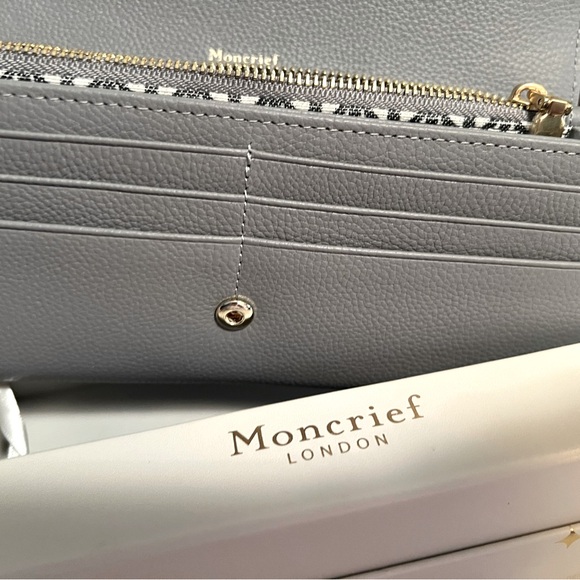 Moncrief London NWT Beautiful Tillie Winter
Taupe Leather Grained Wallet (P076) - Picture 5 of 11